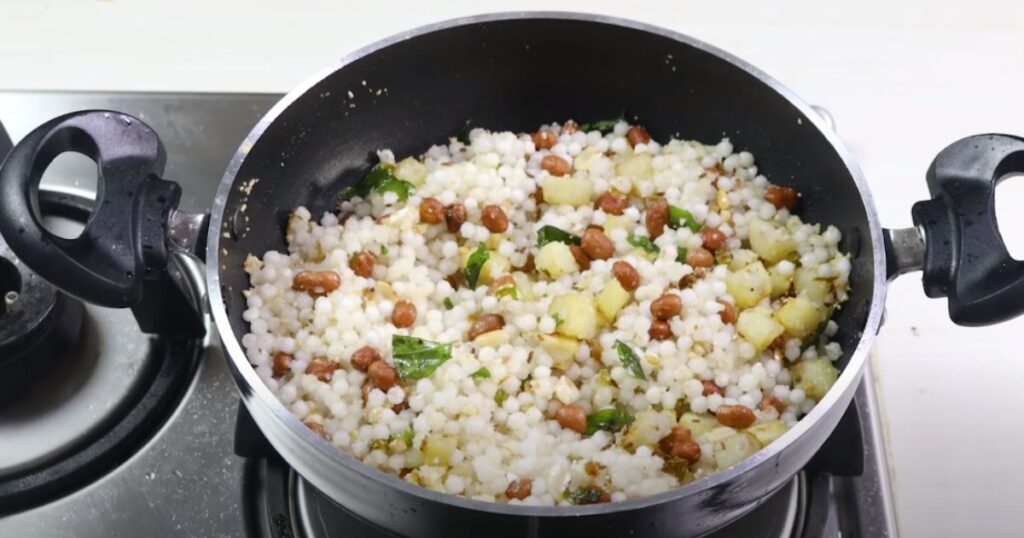 Sabudana Khichdi Recipe in Hindi