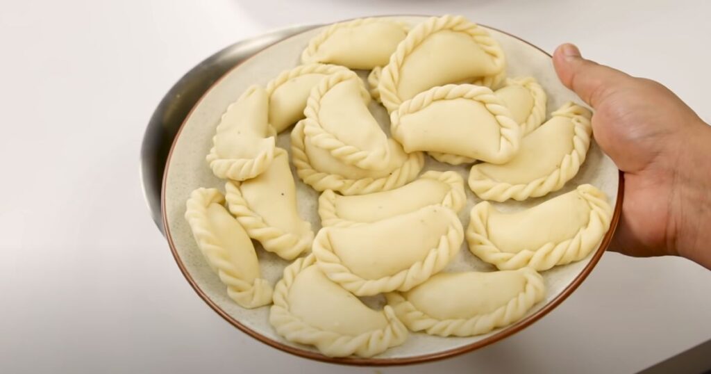 Gujiya Recipe in Hindi