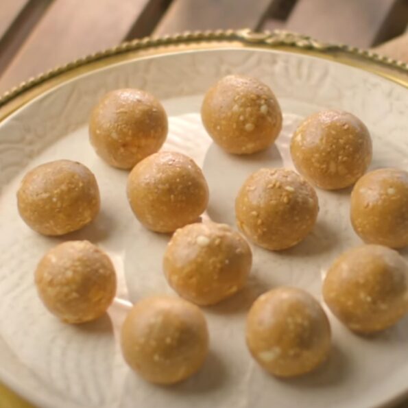 Til Gud Ladoo Recipe